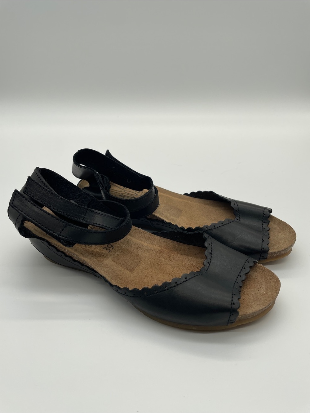 Miz Mooz Barcelona Black Leather Scalloped Ankle Strap Sandals EU 39